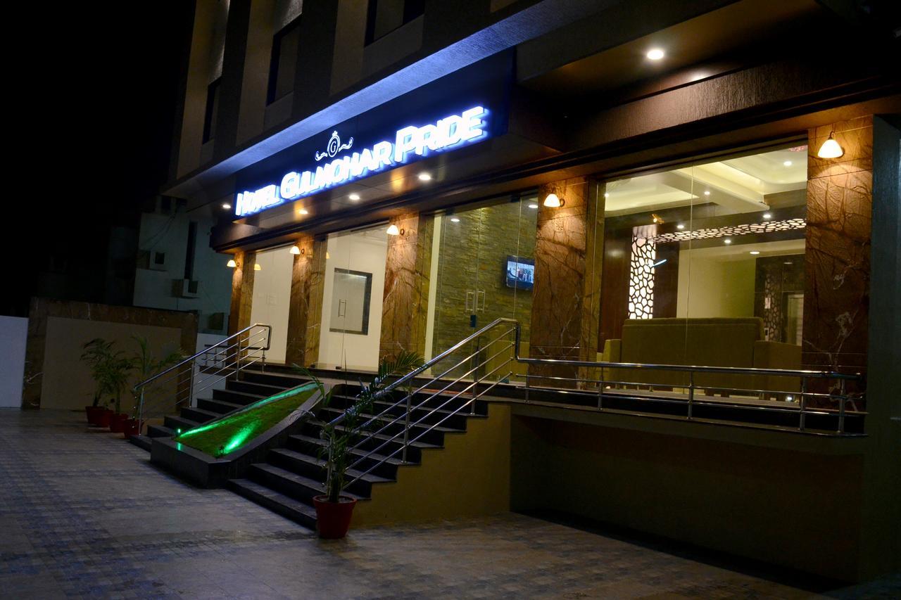 Hotel Gulmohar Pride Ahmednagar Ngoại thất bức ảnh