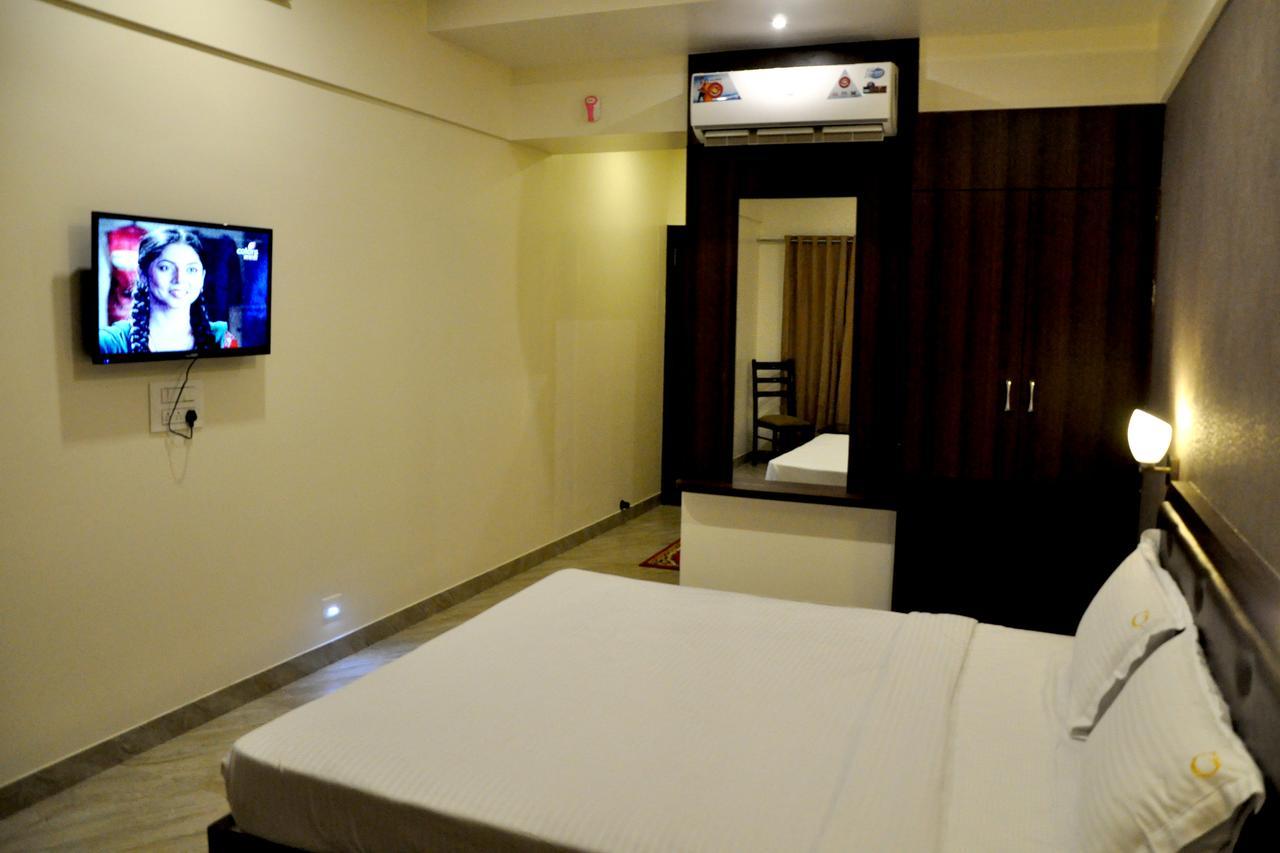 Hotel Gulmohar Pride Ahmednagar Ngoại thất bức ảnh