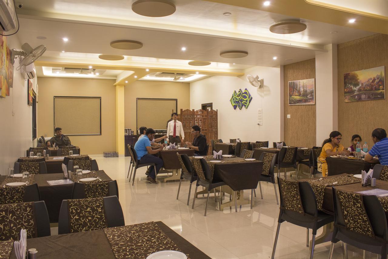 Hotel Gulmohar Pride Ahmednagar Ngoại thất bức ảnh